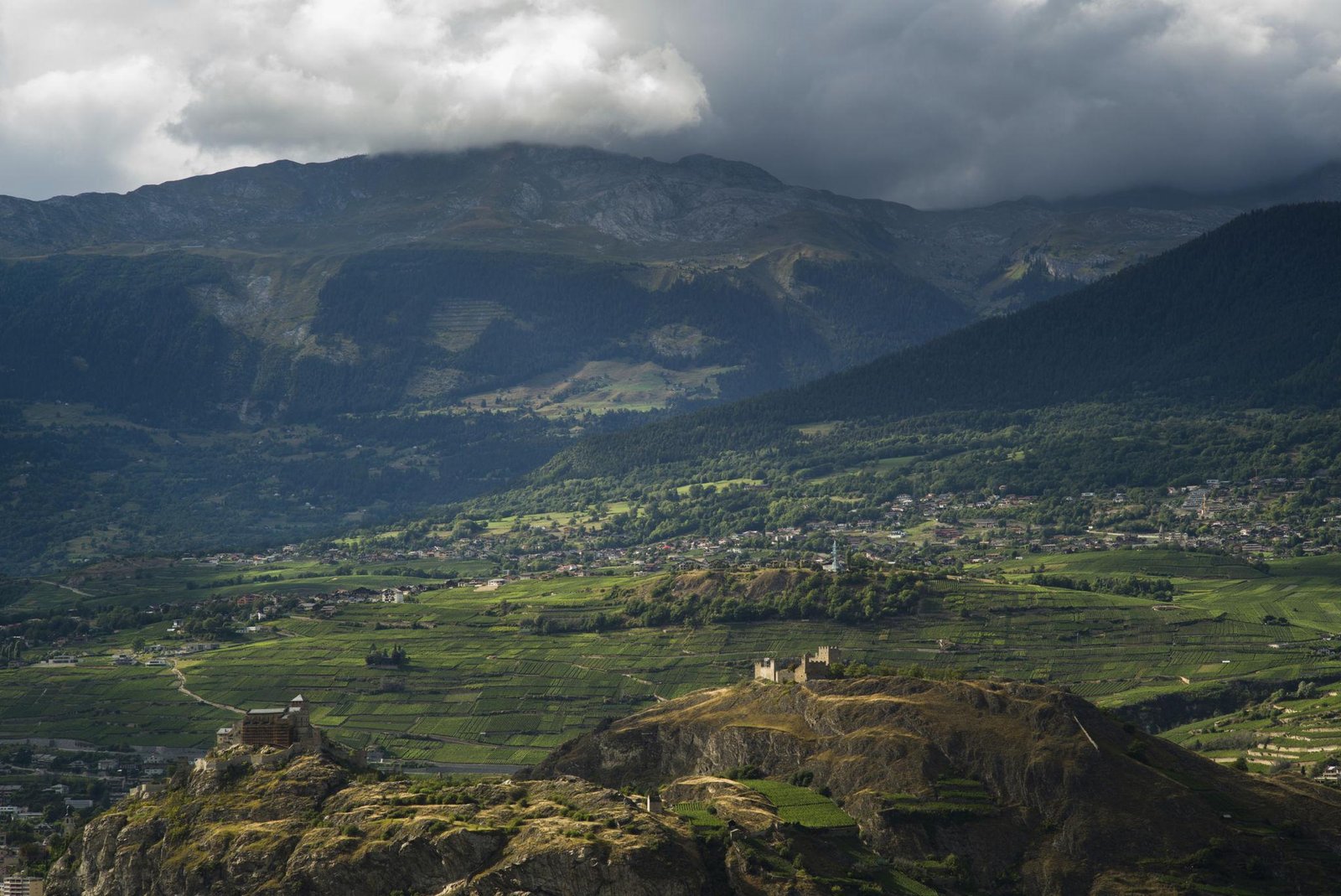 Création site web Valais - château de Sion et montagnes